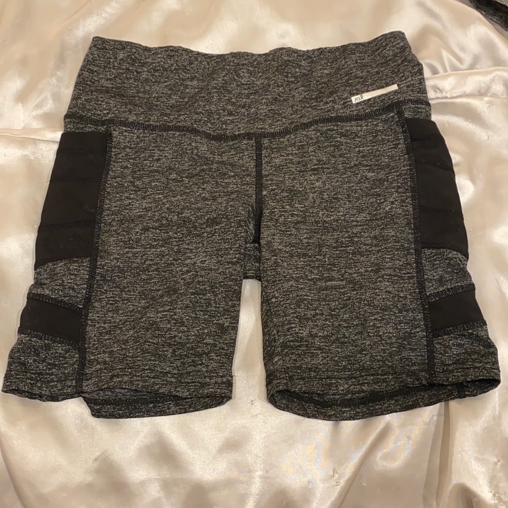 JGX Biker shorts in charcoal with side pockets